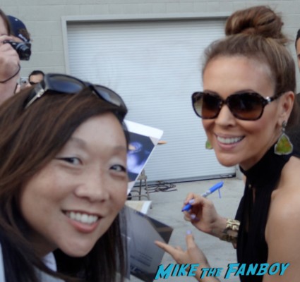 sexy alyssa milano signing autographs for fans (17)