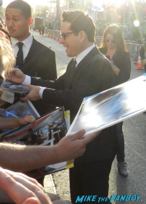 J.J. Abrams signing autographs at star trek into darkness movie premiere signing autographs chris 017