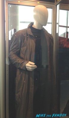 star trek into darkness prop and costume display chris pine captain kirk outfit benedict cumberbatch khan outfit rare 