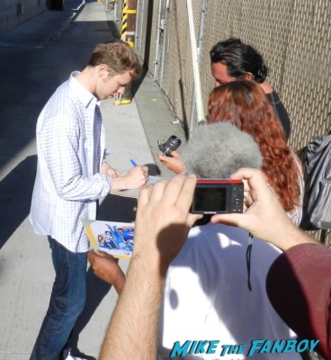 Race Car driver Brad Keselowski signing autographs Anna Paquin signing autographs for fans jimmy kimmel true blood 003