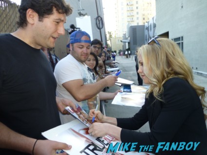 Anna Paquin signing autographs for fans jimmy kimmel true blood 030