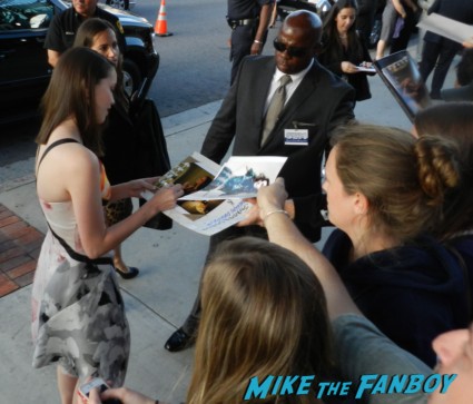 katie chang signing autographs bling ring movie premiere emma watson signing autographs 015