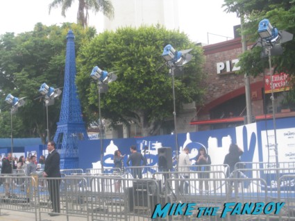 The Smurfs 2 movie premiere cars lined up on the blue carpet rare promo 