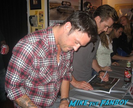 sexy brian austin green signing autographs for fans Terminator the sarah connor chronicles car at the autograph signing golden apple comics shirley Manson