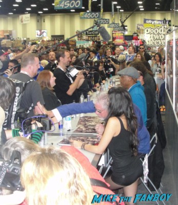 Sons Of Anarchy Cast Signing At SDCC! Ron Perlman! Charlie Hunnam! Katey Sagal! Kim Coates! Theor Rossi! Maggie Siff! Autographs! And More! SAMCRO Awesomeness! 
