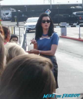 Katy Perry signing autographs for fans outside the tonight show with Jay Leno rare signature