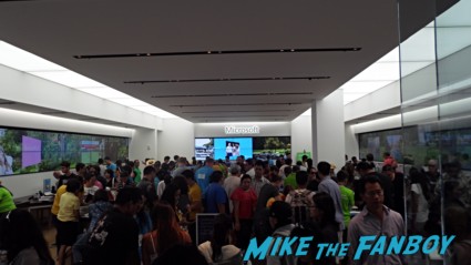 Neon Trees and Macklemore microsoft store crowds and lines