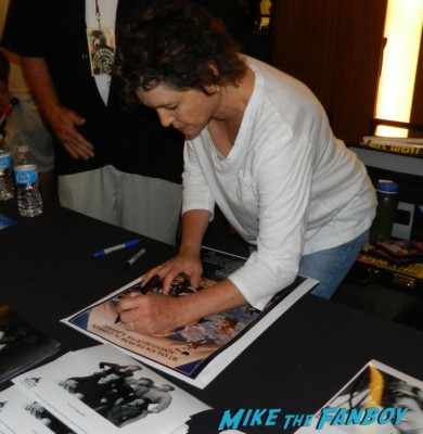 Kristy Mcnichol signing autographs the pirate movie now 2013 rare empty nest meeting william ragsdale krity mcnichol signing autographs holly 005