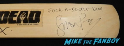 simon pegg signed autograph shaun of the dead cricket bat rare promo san diego comic con 2013 signing autographs day 1 208