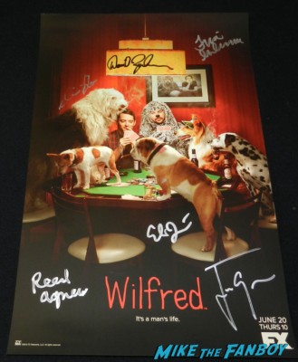 wilfred cast signed autograph poster sdcc 2013 Wilfred cast signing at san diego comic con 2013 rare san diego comic con 2013 signing autographs day 1 057 san diego comic con 2013 signing autographs day 1 215