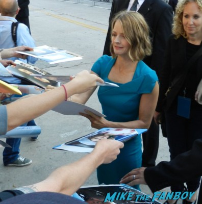Jodie Foster signing autographs for fans at the Elysium Movie Premiere! With Jodie Foster! Matt Damon! Sharlto Copley! Neill Blomkamp! Alice Braga! Diego Luna! Autographs! And More!