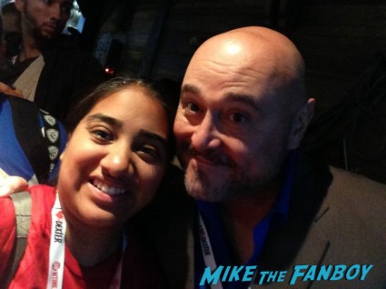 Mark Ryan fan photo with Elisa at sdcc signing autographs for fans