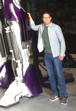 bryan Singer with all full size sentinal from X-Men Days of Future past