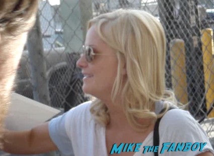 Amy Poehler Signing Autographs for fans jimmy kimmel live