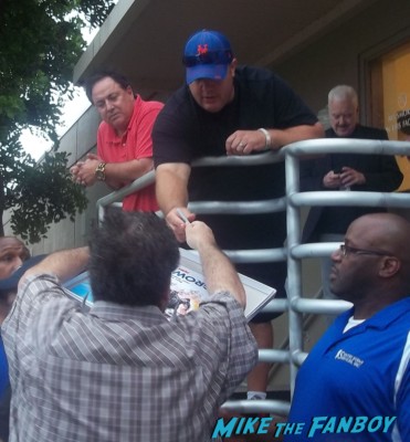 Kevin James signing autographs for fans the king of queens star paul blart mall cop 