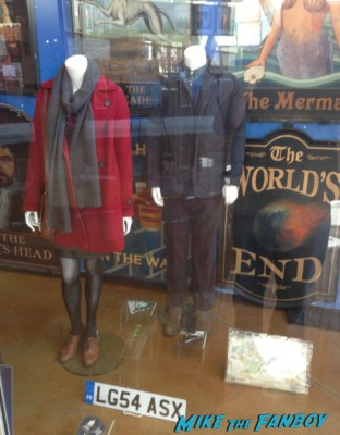the world's end prop and costume display hollywood shaun of the dead hot fuzz (7)