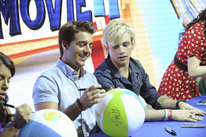 Teen Beach Movie Cast Signing At D23! Ross Lynch! Maia Mitchell! Garrett Clayton! Grace Phipps! Jordan Fisher! And More!