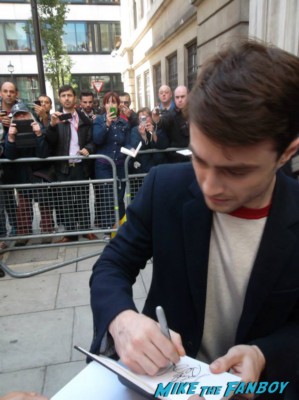 Daniel Radcliffe signing autographs for fans bbc radio 1
