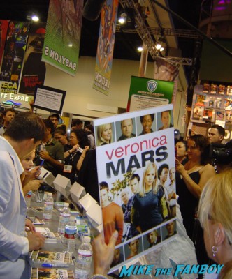 Michael Muheny & enrico Colantoni signing autographs at the WB Booth at comic con sdcc 2009