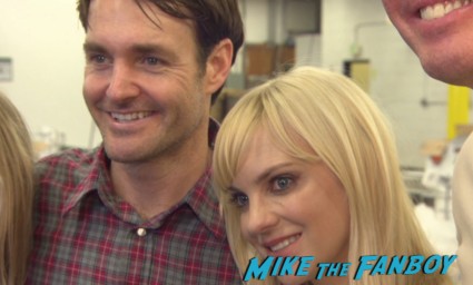 anna faris and will forte signing autographs cloudy with a chance of meatballs food bank bill hader anna farris meeting fans (2)
