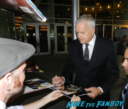Tim Robbins signing autographs for fans Thanks for sharing movie premiere Gwyneth Paltrow red carpet pink tim robbins