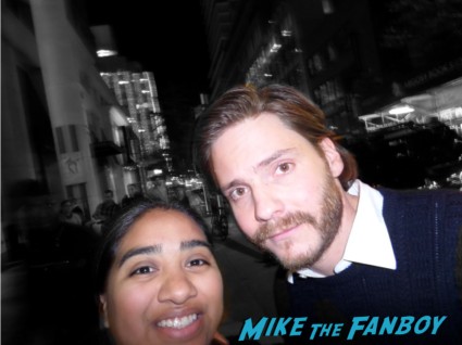 Daniel Brühl fan photo signing autographs rare Chris hemsworth looking hot rush new york movie premiere red carpet props race cars rare