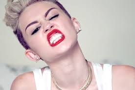 miley cyrus wrecking ball music video clip 
