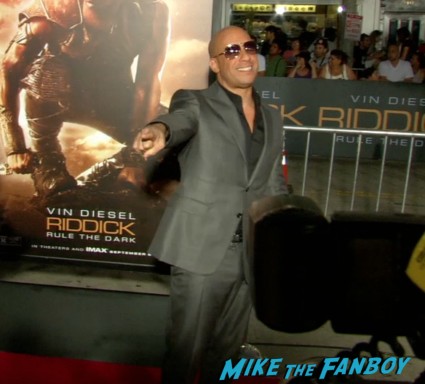 vin diesel on the red carpet at the riddick movie premiere red carpet vin diesel katie sackhoff signing autographs (37)