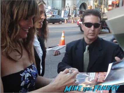 Jennifer Garner signing autographs for fans the invention of lying premiere