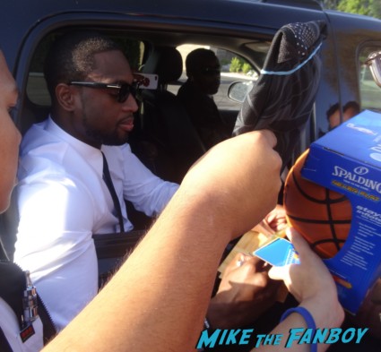Dwyane Wade signing autographs for fans rare basketball star promo player 