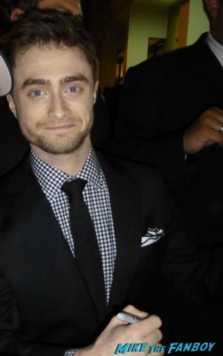 Daniel radcliffe signing autographs for fans kill your darlings movie premiere