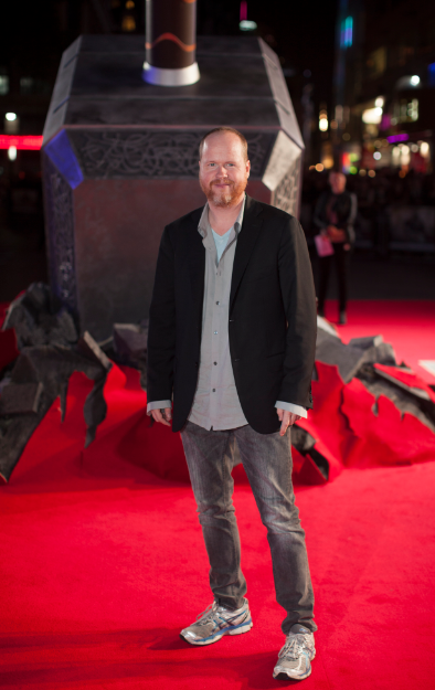 joss whedon autographs at the Thor The Dark World London premiere 