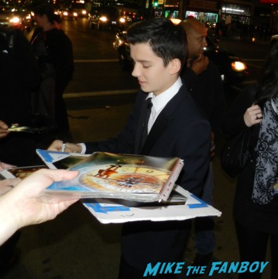 Asa Butterfield signing autographs ender's game movie premiere debacle red carpet harrison ford 037