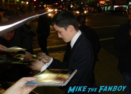 Asa Butterfield signing autographs ender's game movie premiere debacle red carpet harrison ford 037