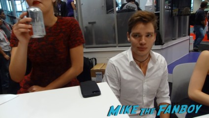 Dominic Sherwood (Christian) and Sami Gayle (Mia) vampire academy autograph signing hot sexy nycc 2013 (2)