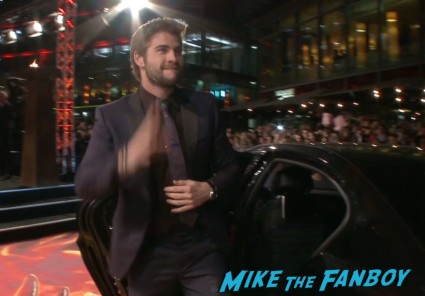 Liam Hemsworth at the Hunger games catching fire berlin premiere jennifer lawrence signing autographs (3)