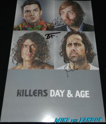 the killers signed autograph vinyl banner brandon flowers signing autographs jimmy kimmel live 2013 046