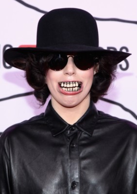 Lady Gaga  at youtube awards with skylar grey lady gaga red carpet (11)MIA 