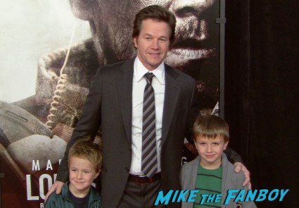 Mark Wahlberg at the lone survivor ny world premiere red carpet mark wahlberg (1)