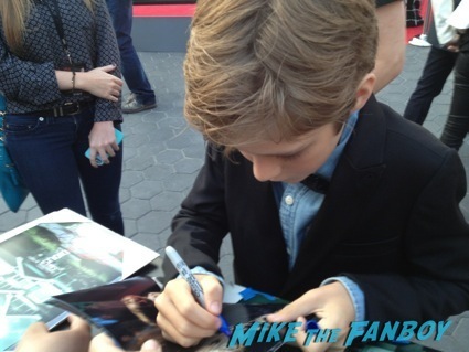 ty simpkins signing autographs insidious 2 movie premiere autograph signing 14