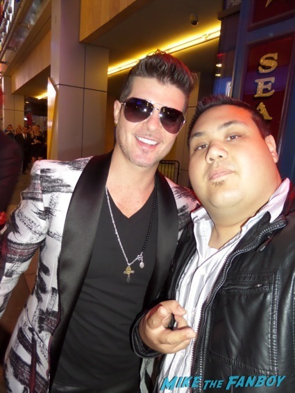 Robin Thicke fan photo robin thicke rare signing autographs 1
