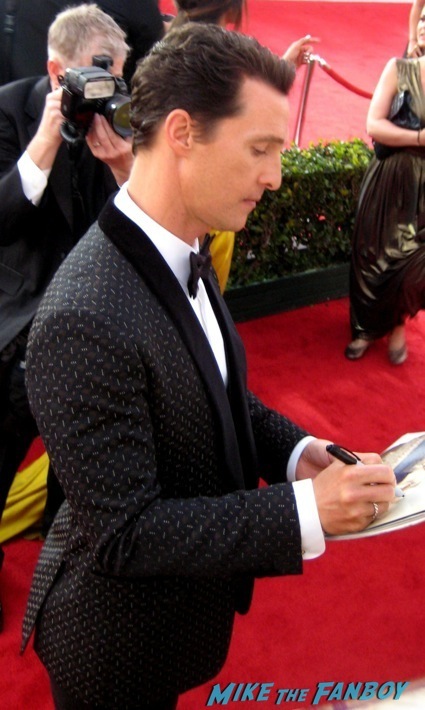 Matthew McConaughey signing autographs  sag awards 2014 bleacher fan photos oprah aaron paul 101