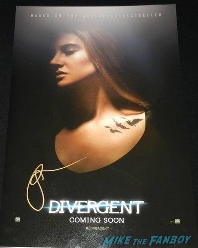 Shailene Woodley signed autograph individual mini poster Divergent cast theo james Shailene Woodley jimmy kimmel live 201414