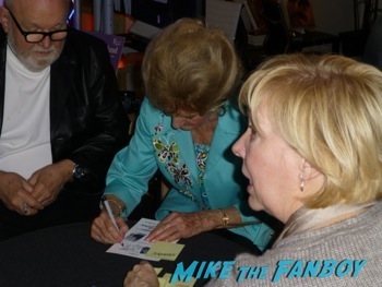 Kathryn Beaumont signing autographs disney legend2