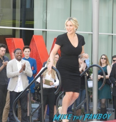 Kate Winslet Walk Of Fame Star Ceremony signing autographs rare kathy bates speech11