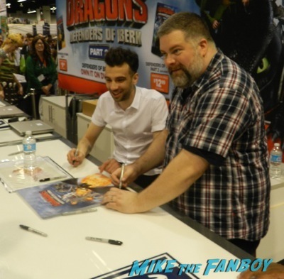 Dragons: Defenders of Berk autograph signing jay Baruchel Wondercon 2014 cosplay