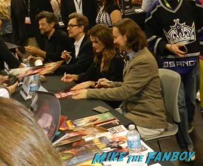 dawn of the planet of the apes autograph signing wondercon gary oldman andy serkis keri russell 1