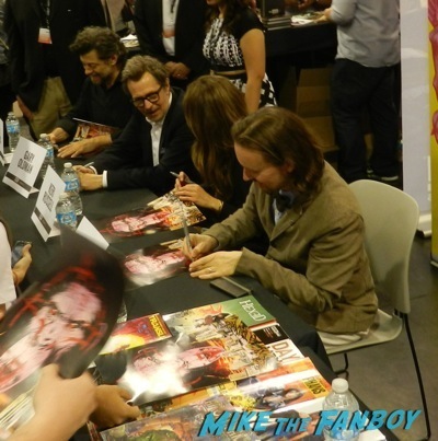 dawn of the planet of the apes autograph signing wondercon gary oldman andy serkis keri russell 1