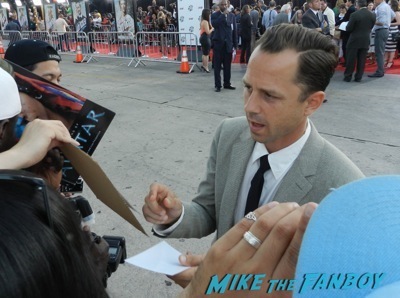 Giovanni Ribisi signing autographs A Million Ways To Die in the west movie premiere signing autographs 21