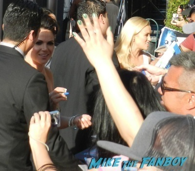 lana parrilla signing autographs Maleficent los angeles premiere photos brad pitt signing autographs  angelina jolie   19